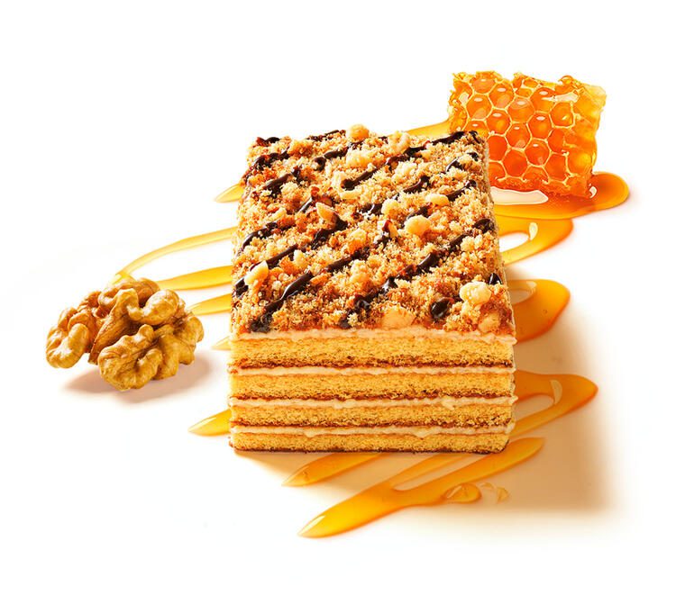 Tort Marlenka cu Miere și Nuci – 100 g