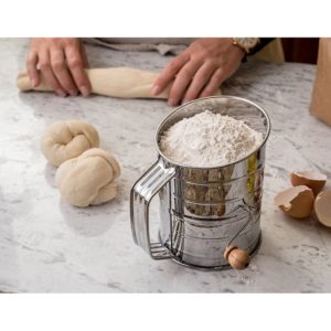 Recipient inox cu sita pentru faina sau zahar pudra