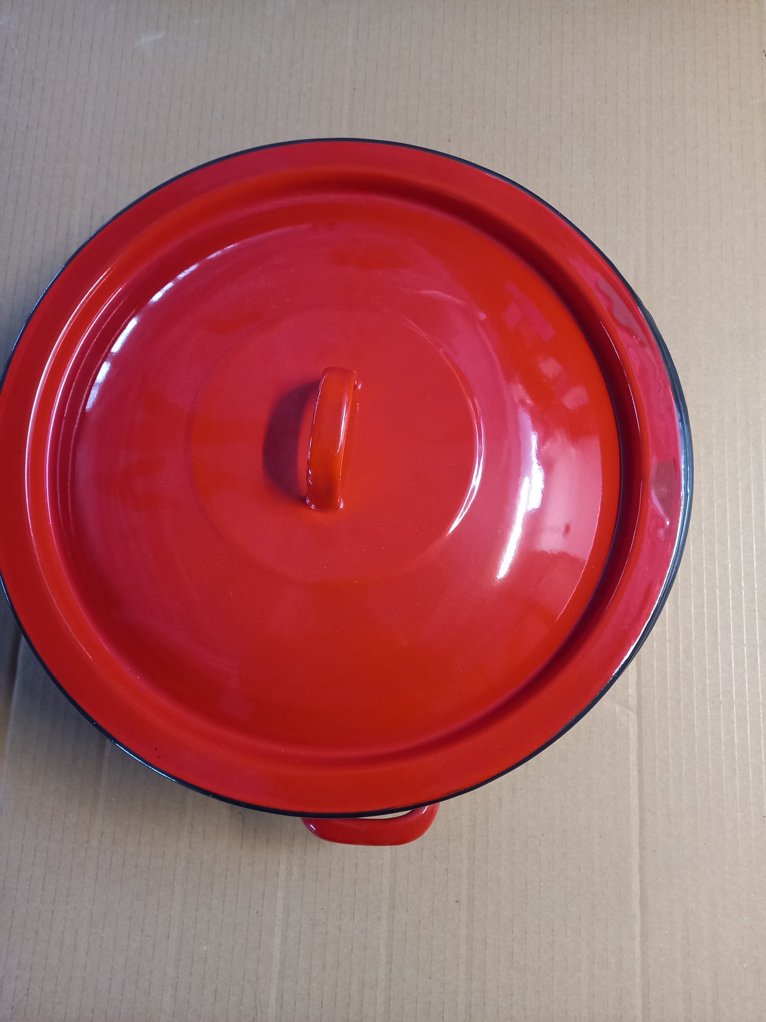 Cratita emailata cu capac 8l rosie Resigilat